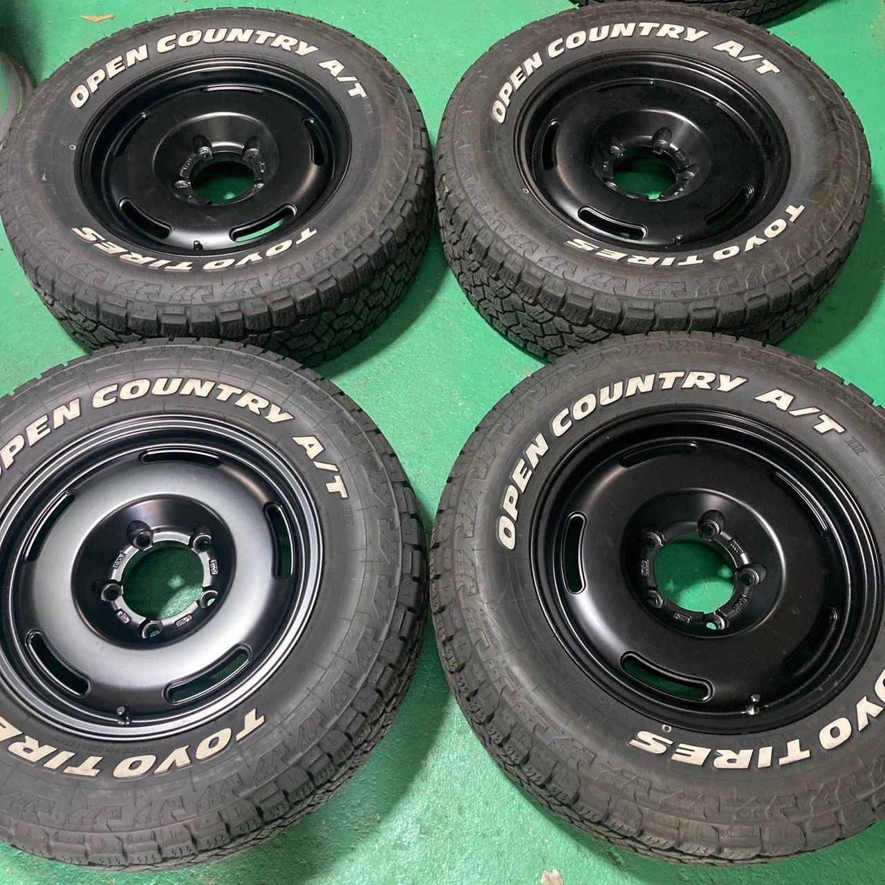ジムニーシエラ ブラック 16インチ 5.5j ±0 PCD139.7 トーヨー 