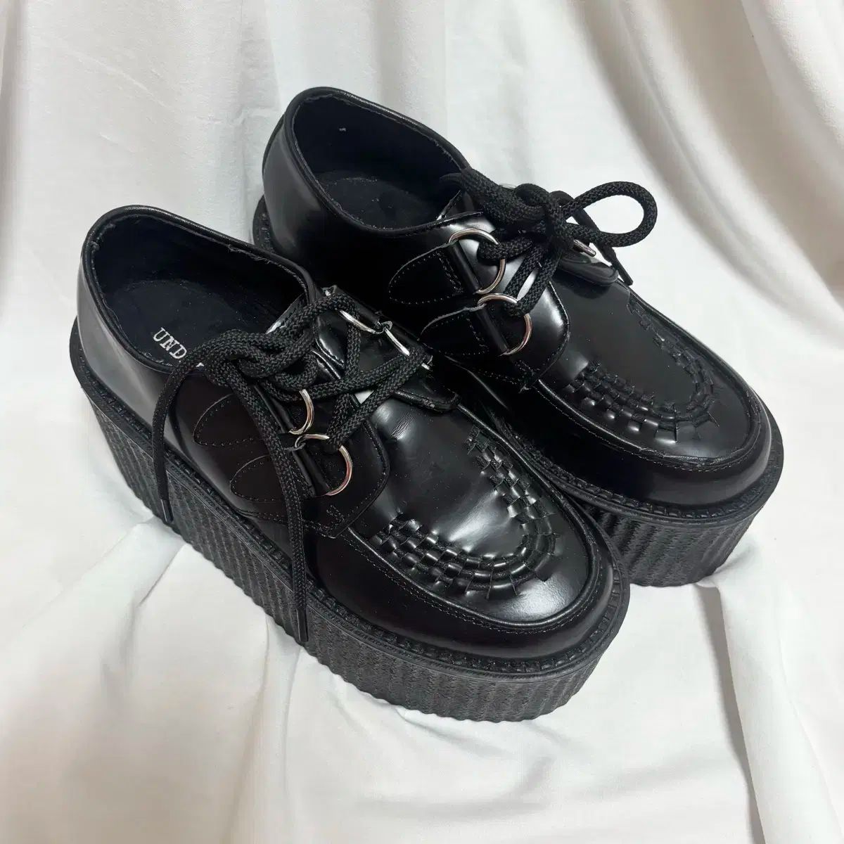 Underground アンダーグラウンド