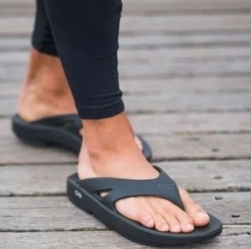 Oofos ブラック リカバリー クッション OORIGINAL Men's OOriginal Black Sandal – OOFOSオフィシャルサイト