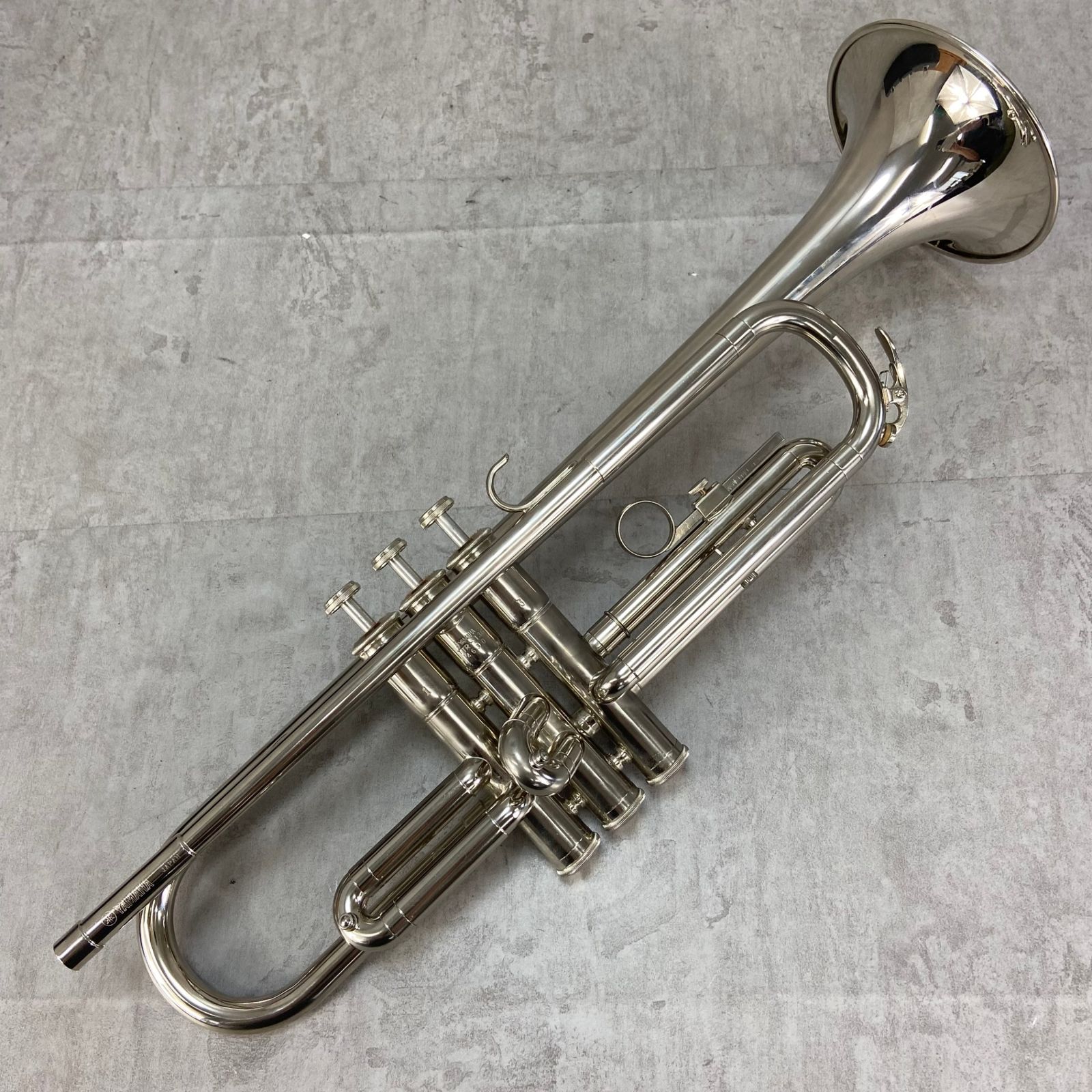 ヤマハ　YTR-136　B♭トランペット　Mボア　ニッケルメッキ　学生　初心者 ヤマハ YTR-136 B♭トランペット 管楽器 Mボア ニッケルメッキ