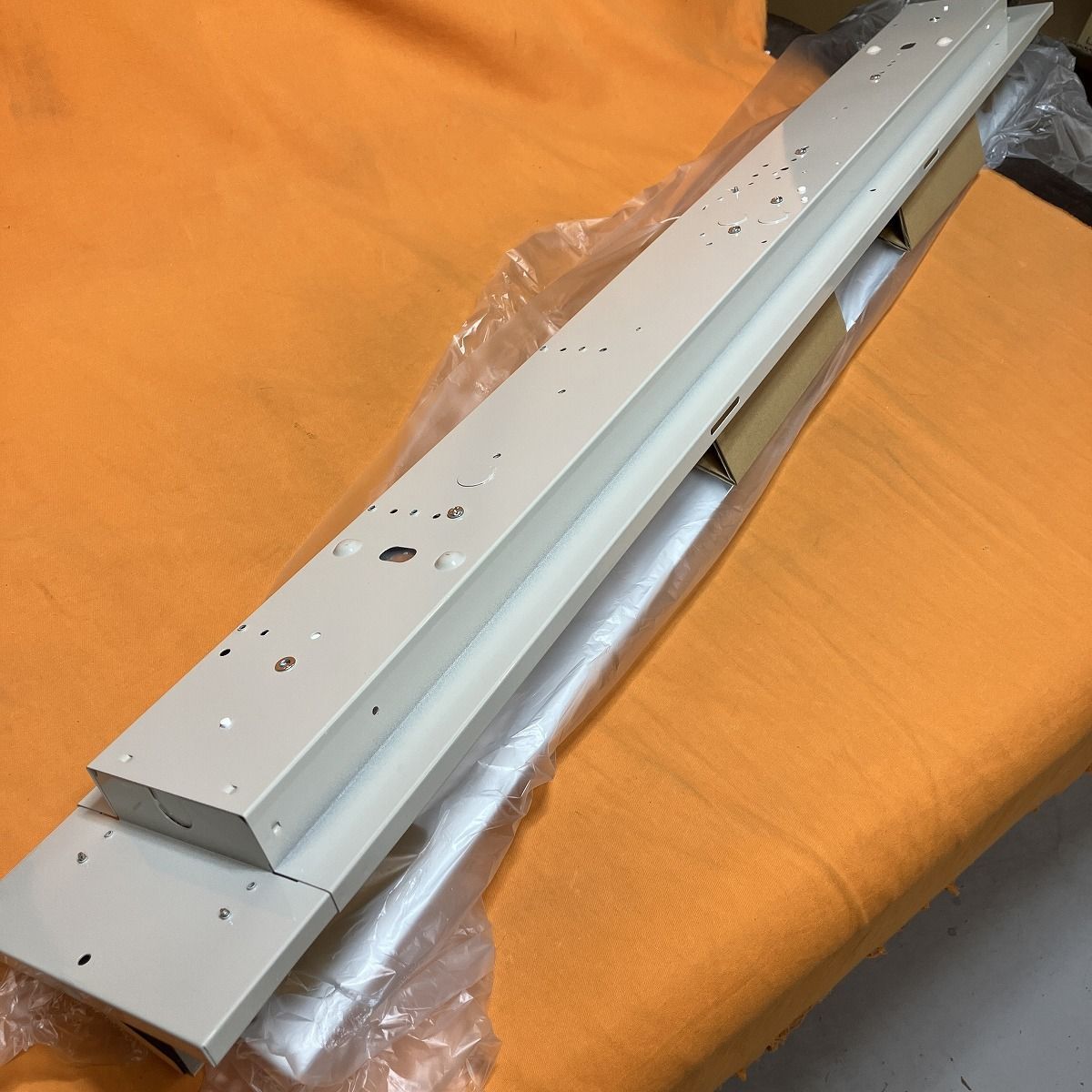 直管LEDランプ搭載 昼白色