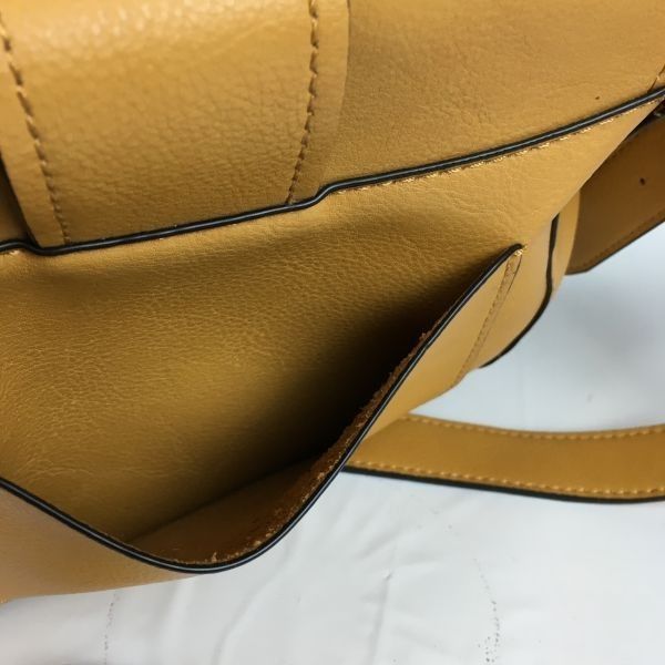 GUESS/ゲス レザー ショルダーバッグ 茶/ブラウン 小ぶり おしゃれ 管 