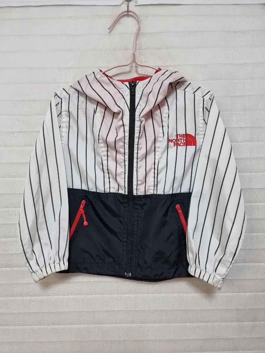 爆買い，100%新品 THE NORTH FACE(ザノースフェイス) トゥイーン ウィンドブレーカー フード付きジャンパー 105 ( 4 三) その他