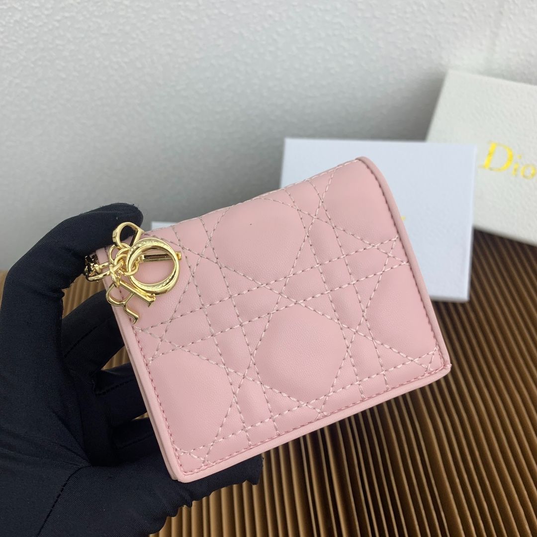 D.I.O.R.チャーム付き