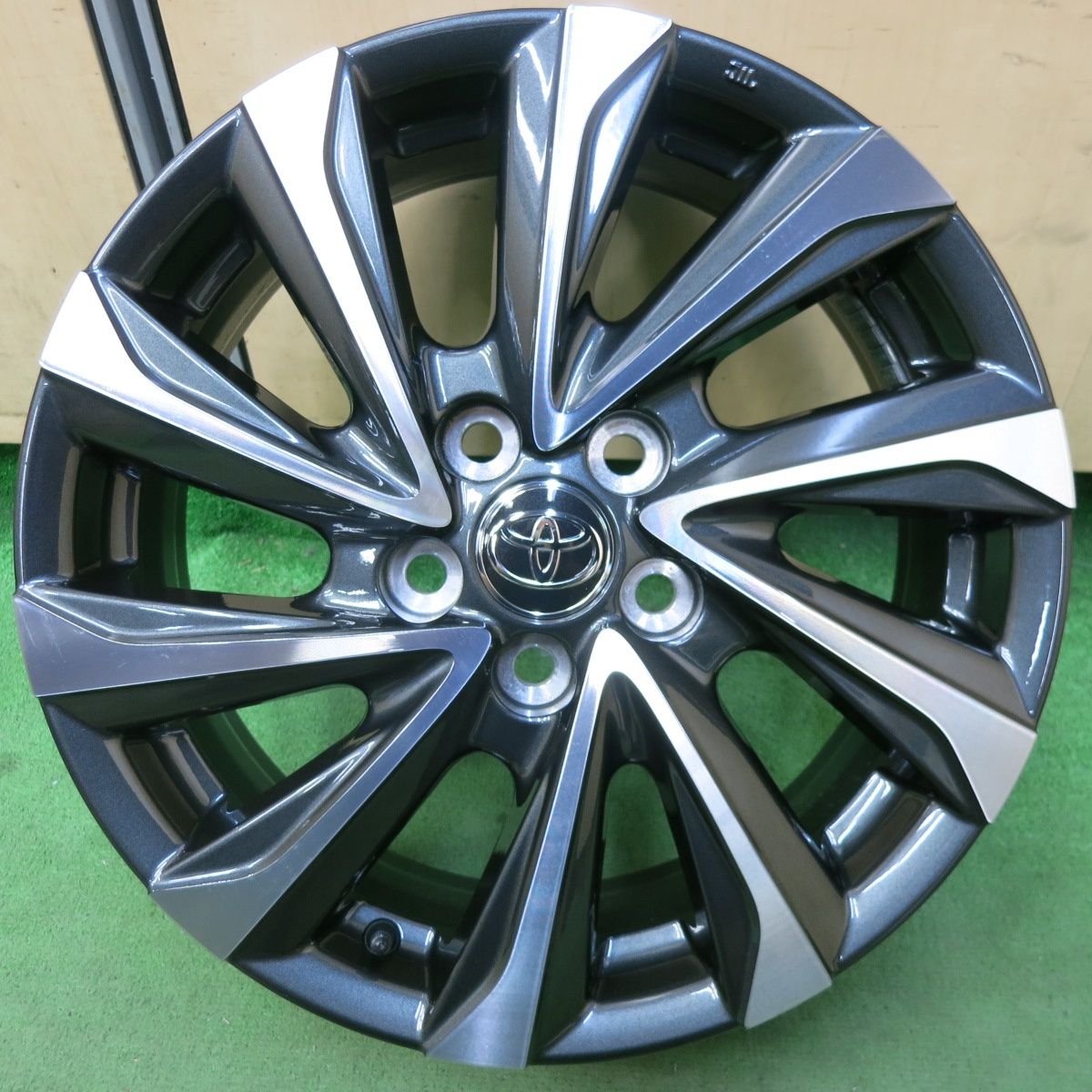 新車外し 1本 トヨタ 90系 ノア ヴォクシー S-Z 純正 ホイール 17インチ 17×6J PCD114.3|5H 5052807SYホ