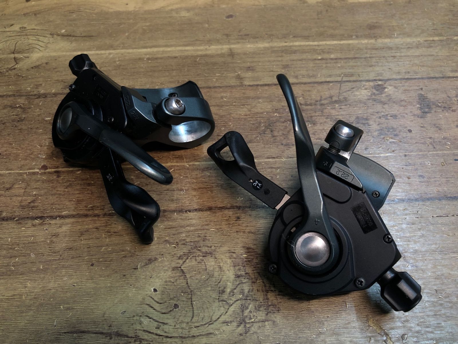 IN718 シマノ SHIMANO ティアグラ Tiagra SL-4700 シフトレバー 左右