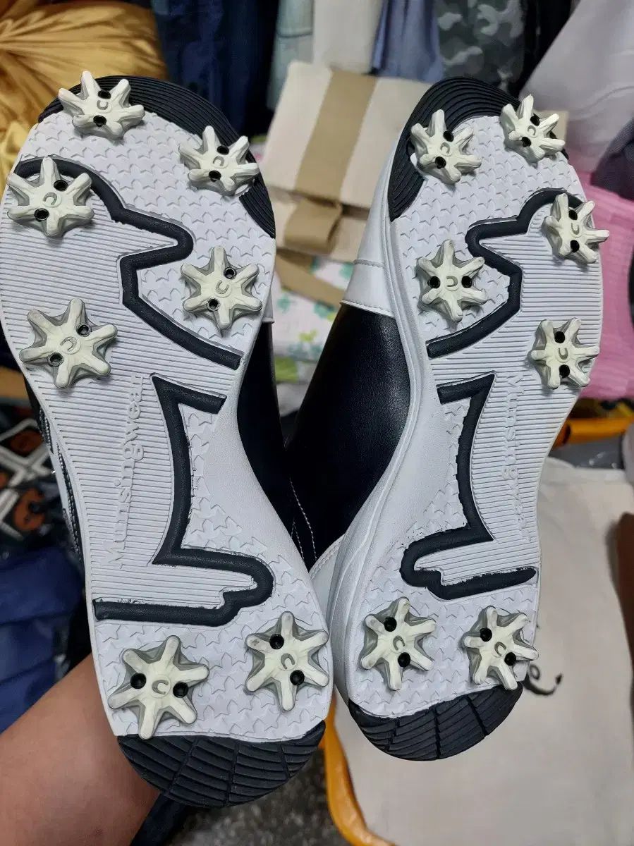 【最低価格】 250 マンシングウェア ゴルフシューズ 臨場感のある