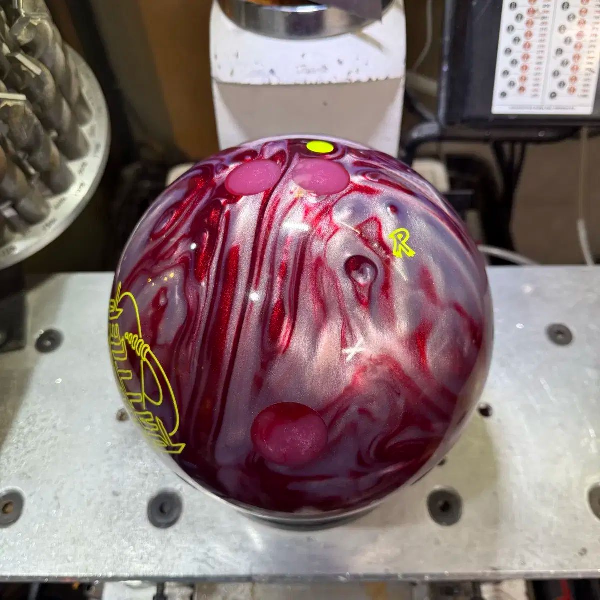 スタイリッシュである ジコンビ イベント リー 래디컬 - 데들리 래틀러 15パウンド 公式球