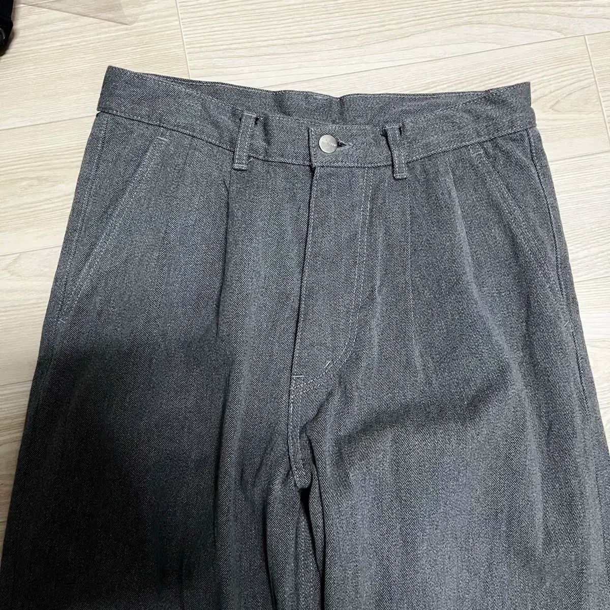 1 グラフペーパー pt.1 The Past Ver. ツータック テーパード パンツ グレー