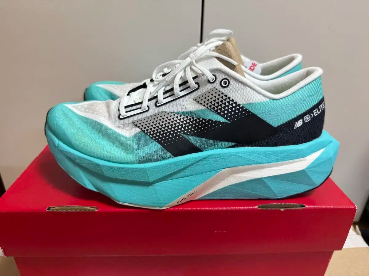 New Balance ニューバランス フューエルセル エリート ランニングシューズ ミント w285 m270