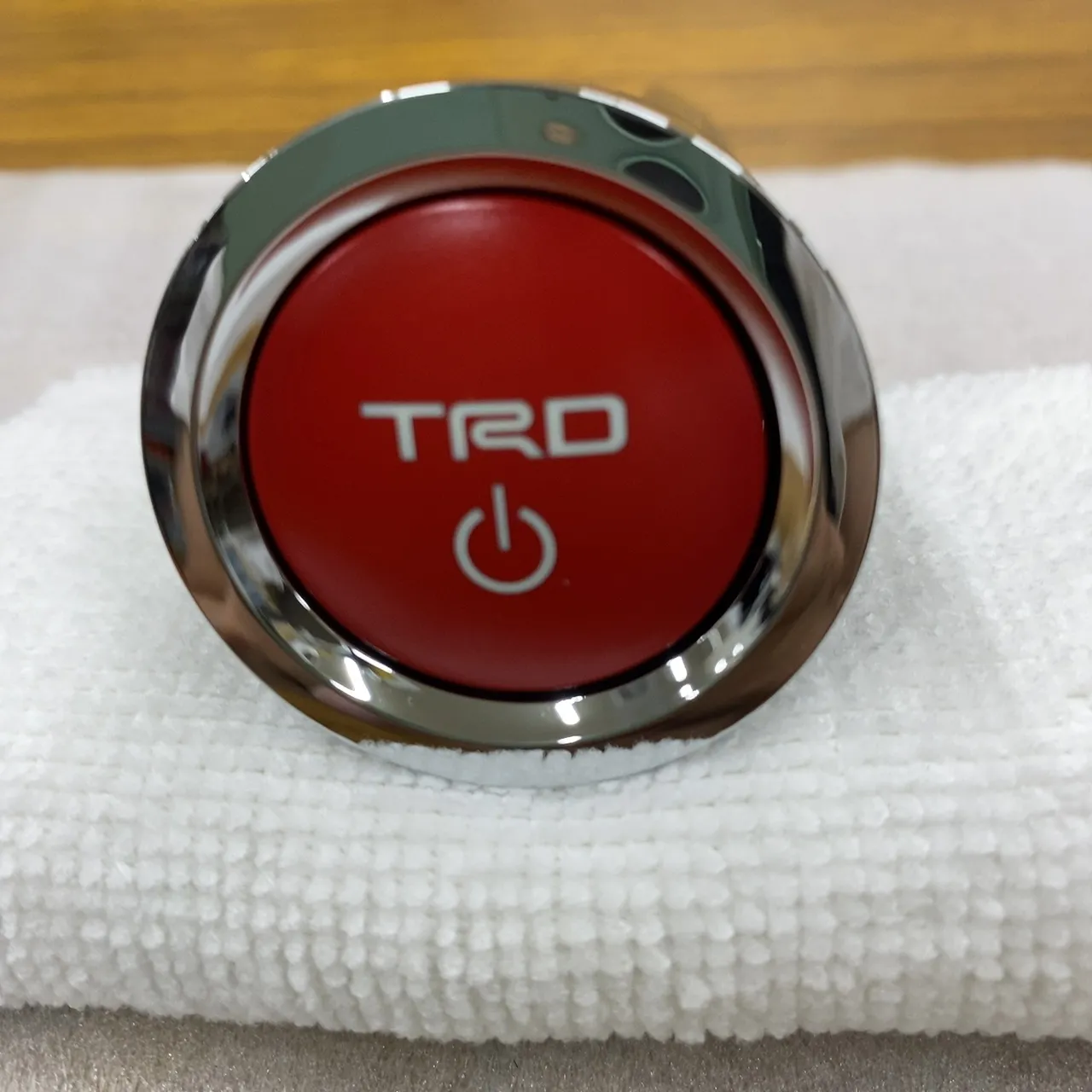 人気商品再入荷 新車外し☆TRD 8ピン エンジンプッシュスタート