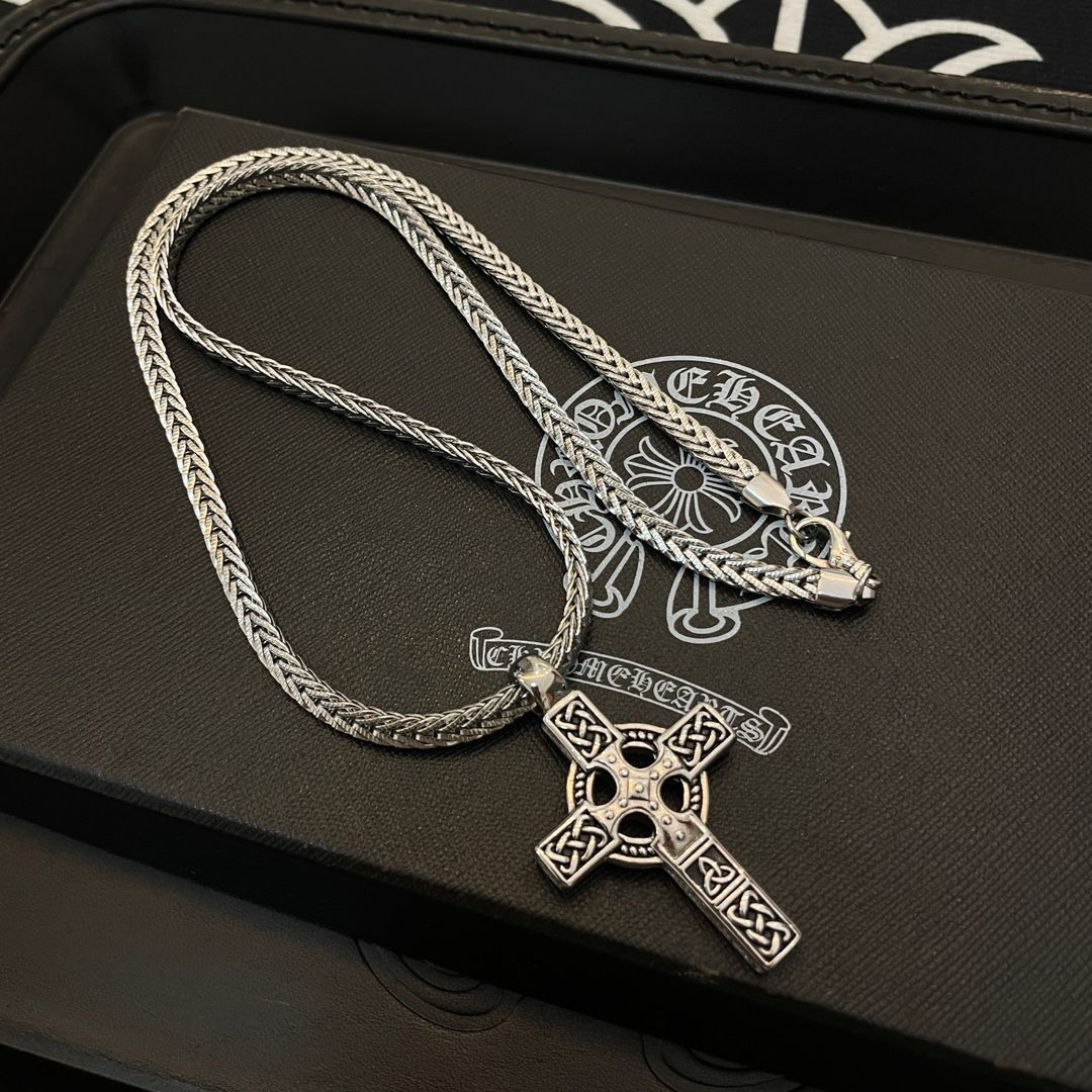 【新品未使用】クロムハーツ（Chrome Hearts）ノルディッククロスペンダント ネックレス シルバー