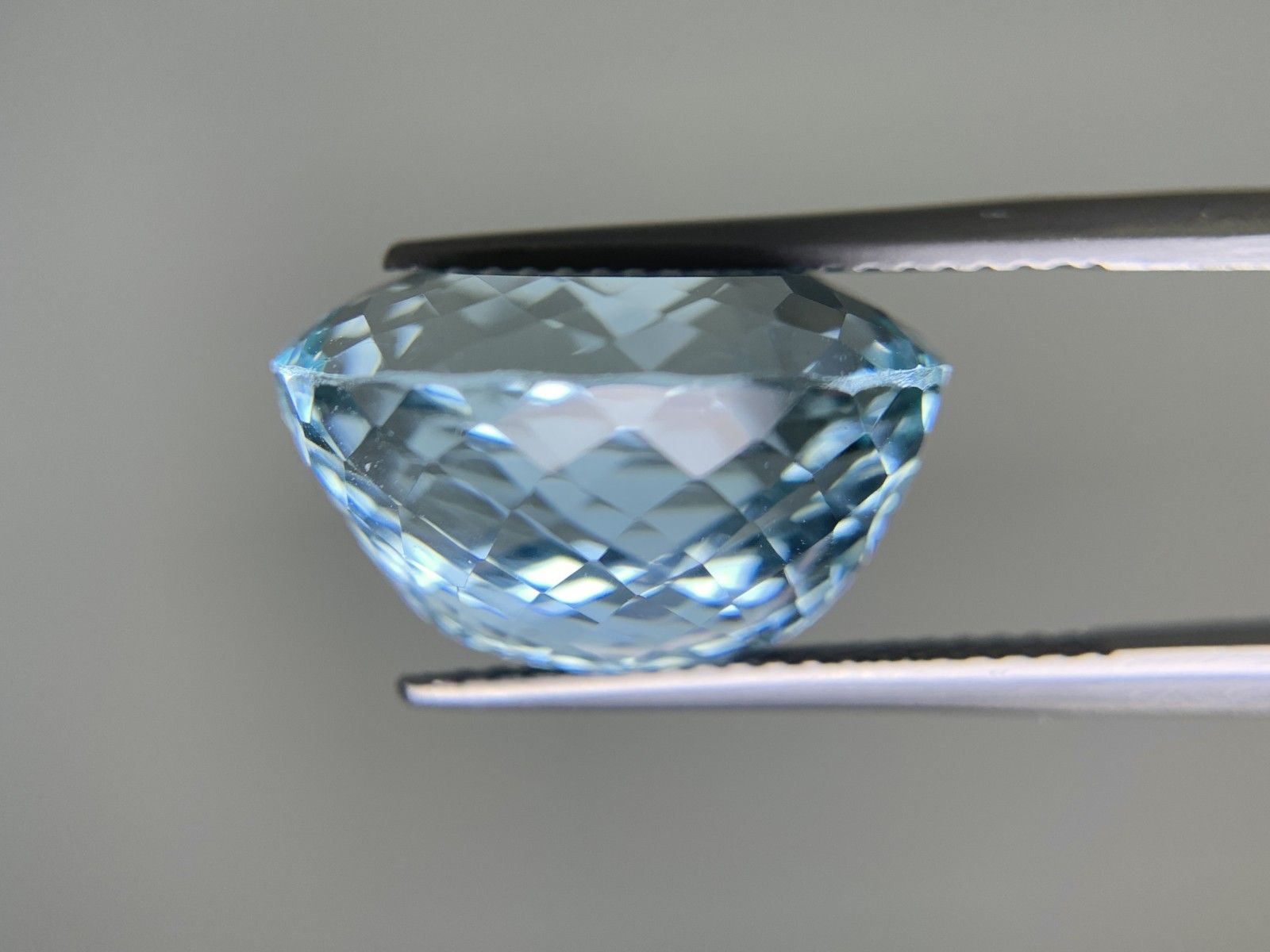 宝石ソーティング付き　 天然 アクアマリン　12.653ct　 16.00㎜×13.25㎜×9.82㎜　 ルース（ 裸石 ）　 1680Y