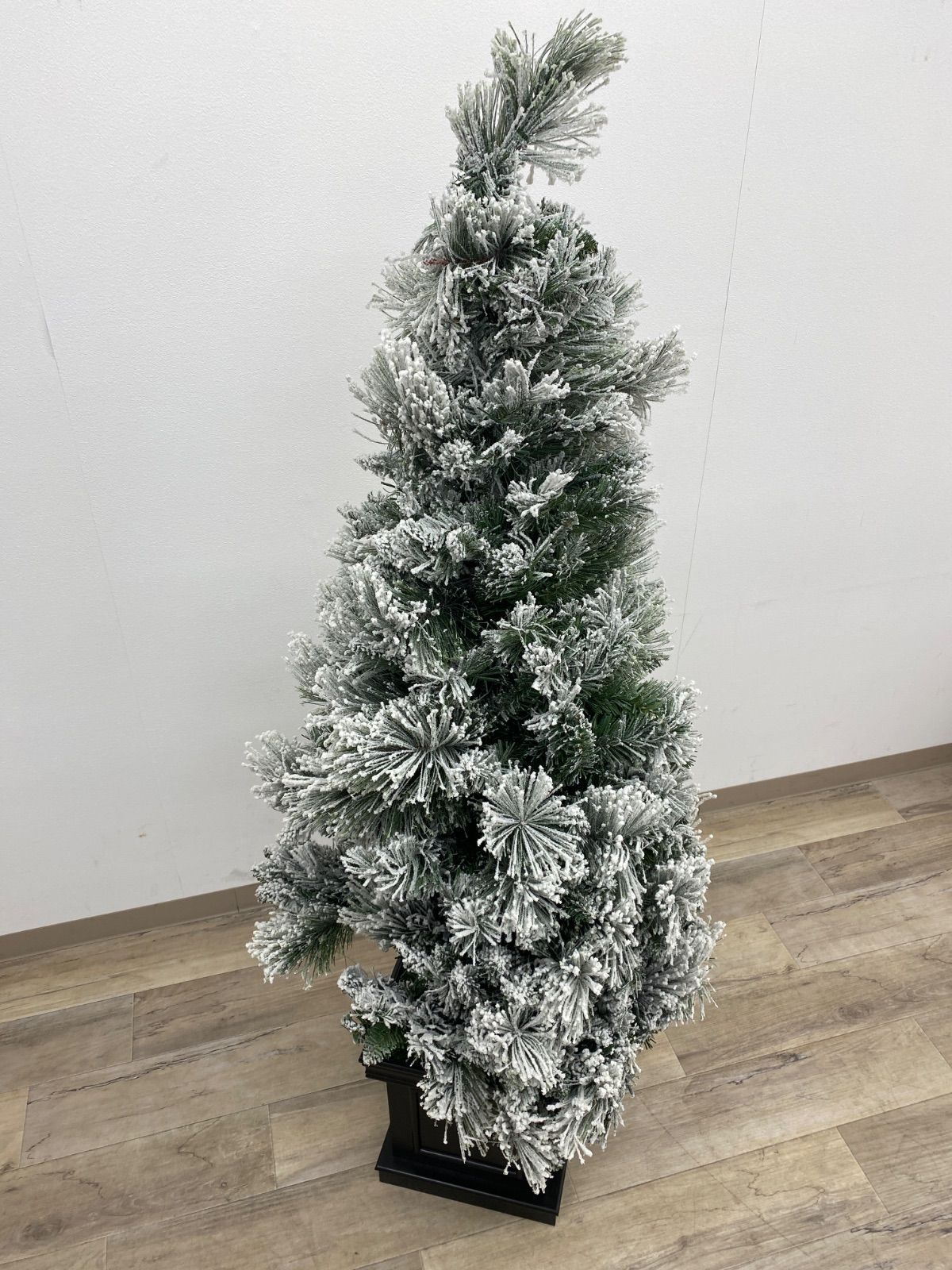 1F AY25102878 クリスマスツリー電飾付き 約137cm