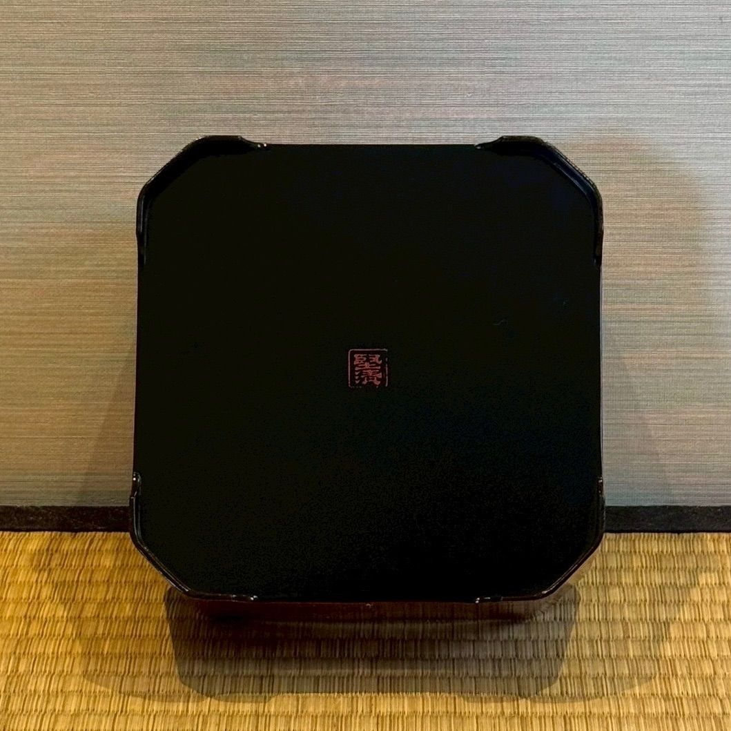 塗師 堅地屋清兵衛 作 冷泉好朱絵 縁高5重 2組 計10点 茶懐石道具 弁当箱 塗師 堅地屋清兵衛 作 冷泉好朱絵 縁高 5重 2組 計10点 茶懐石道具弁当