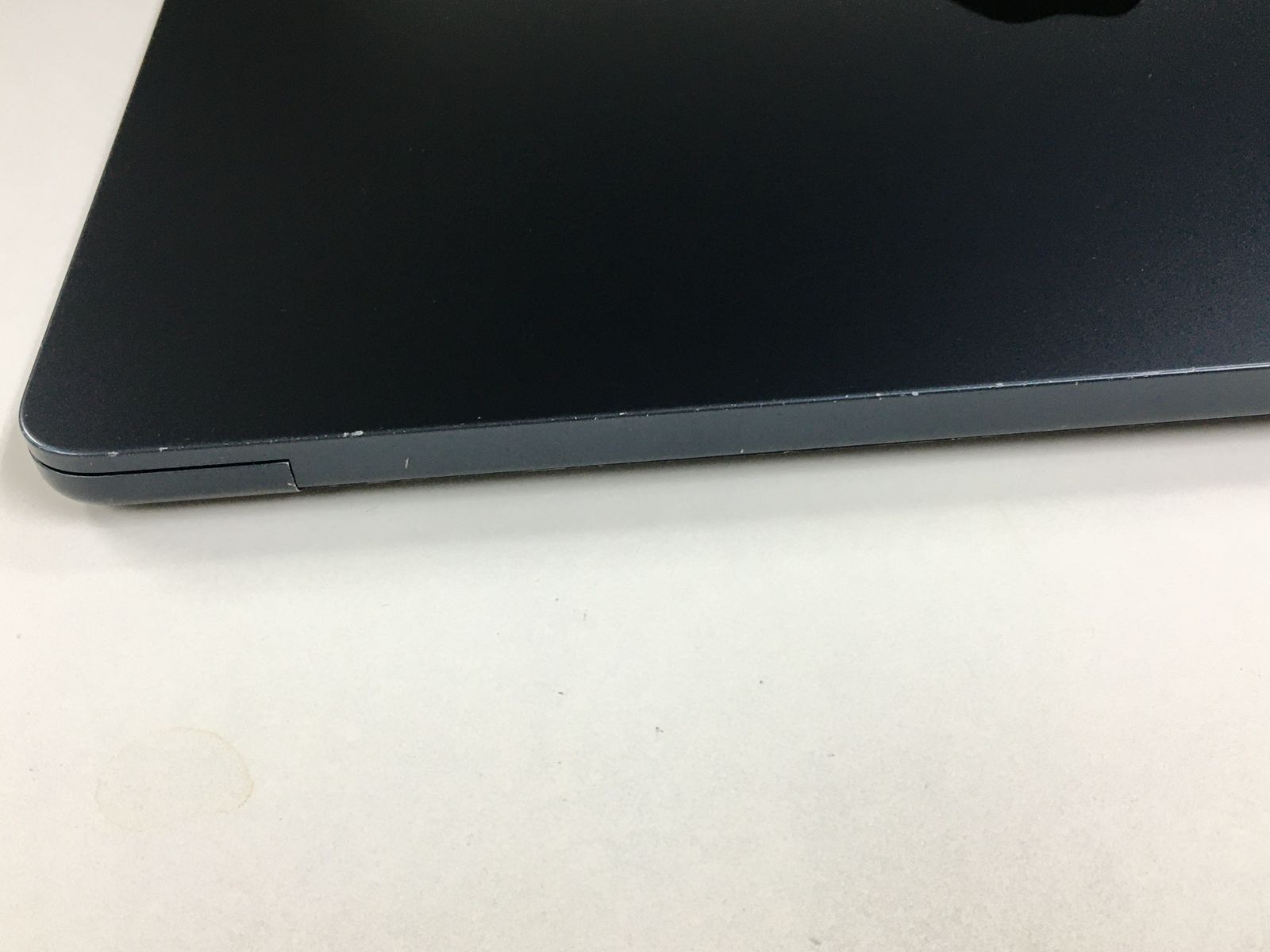 Apple MacBook Air M2 2022 (13インチ,16GB RAM,1TB SSD,8コア