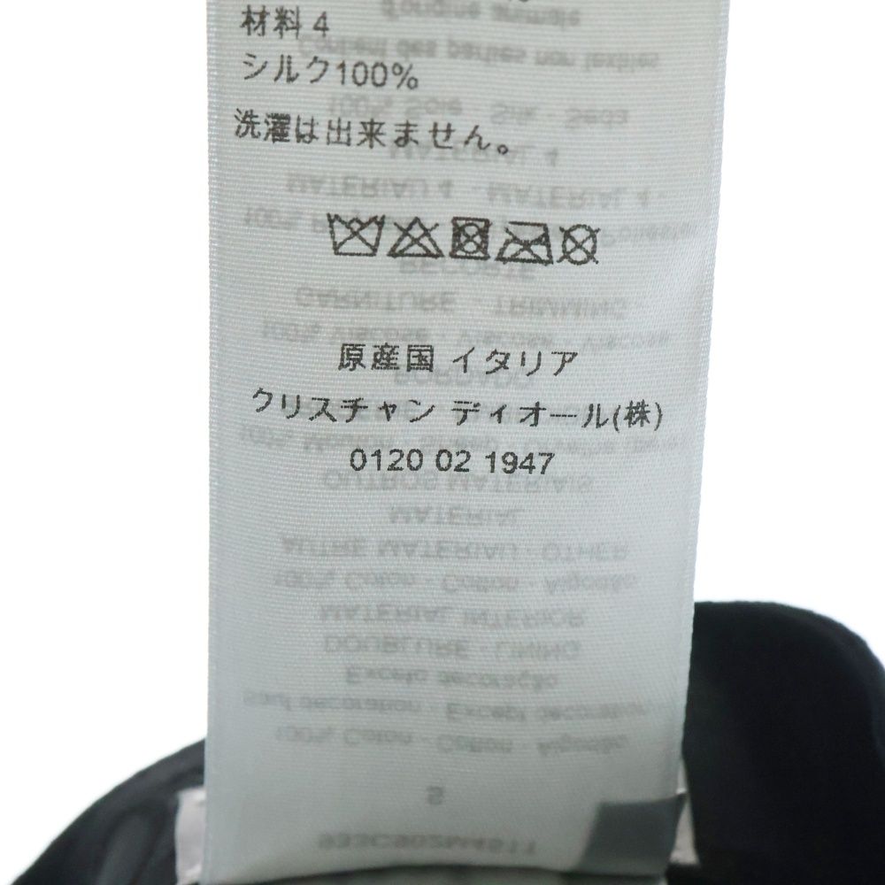 ブラック