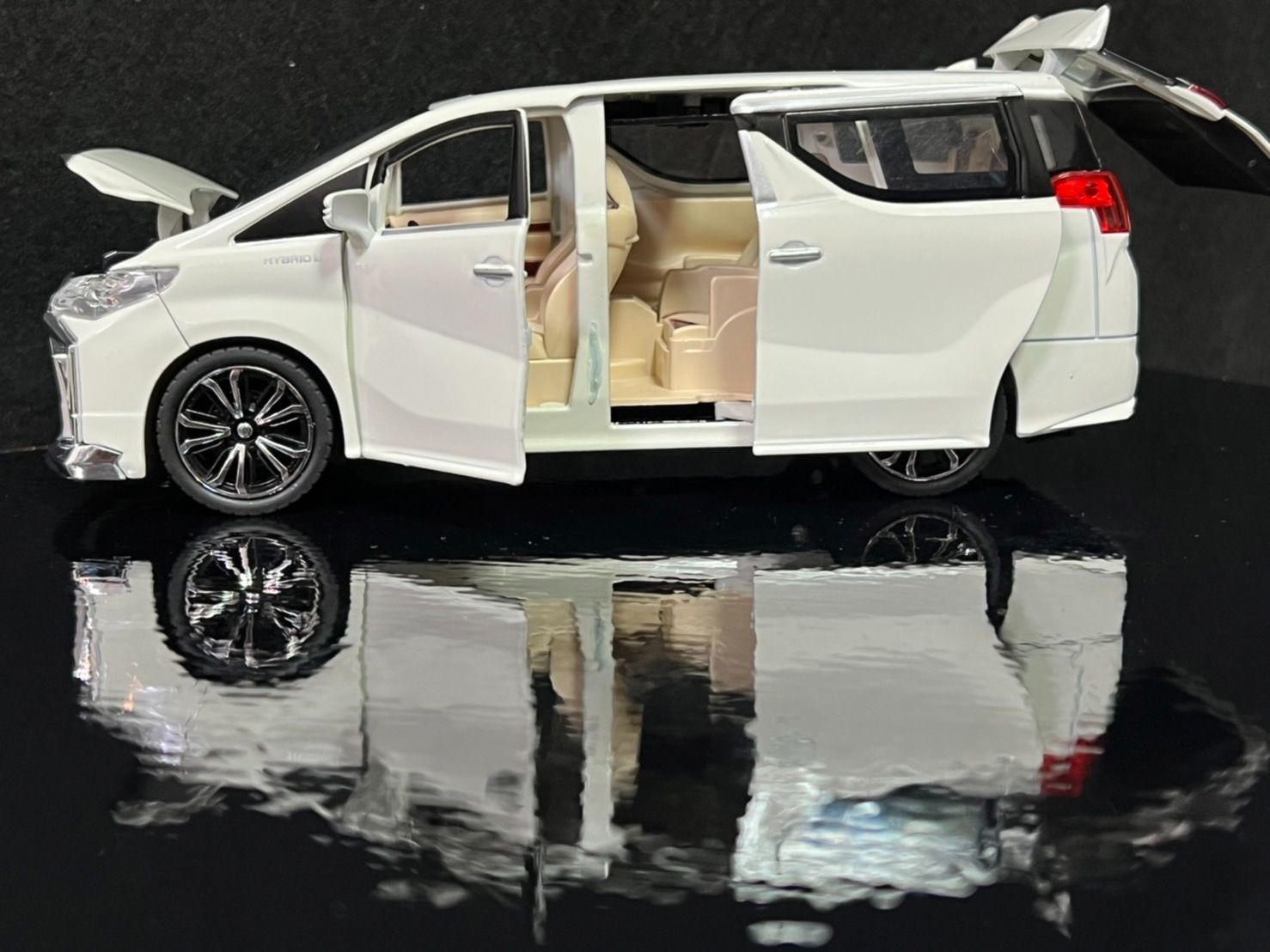 再入荷】トヨタ TOYOTA アルファード 1/24 ミニカー ホワイト