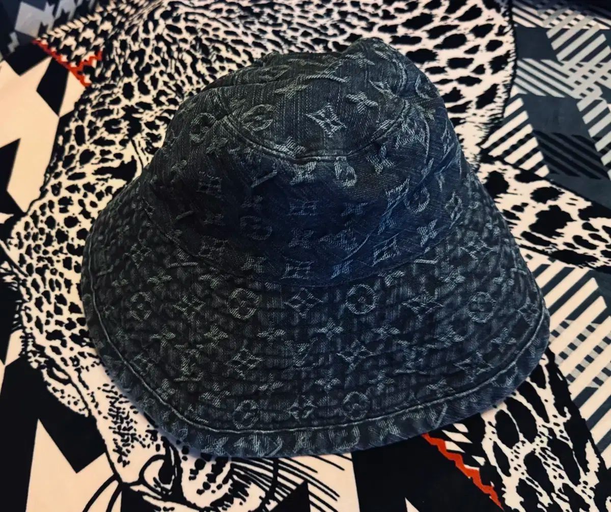 Louis Vuitton デニムブルーバケットハット Louis Vuitton デニムブルーバケットハット Denim Bucket Hat S00