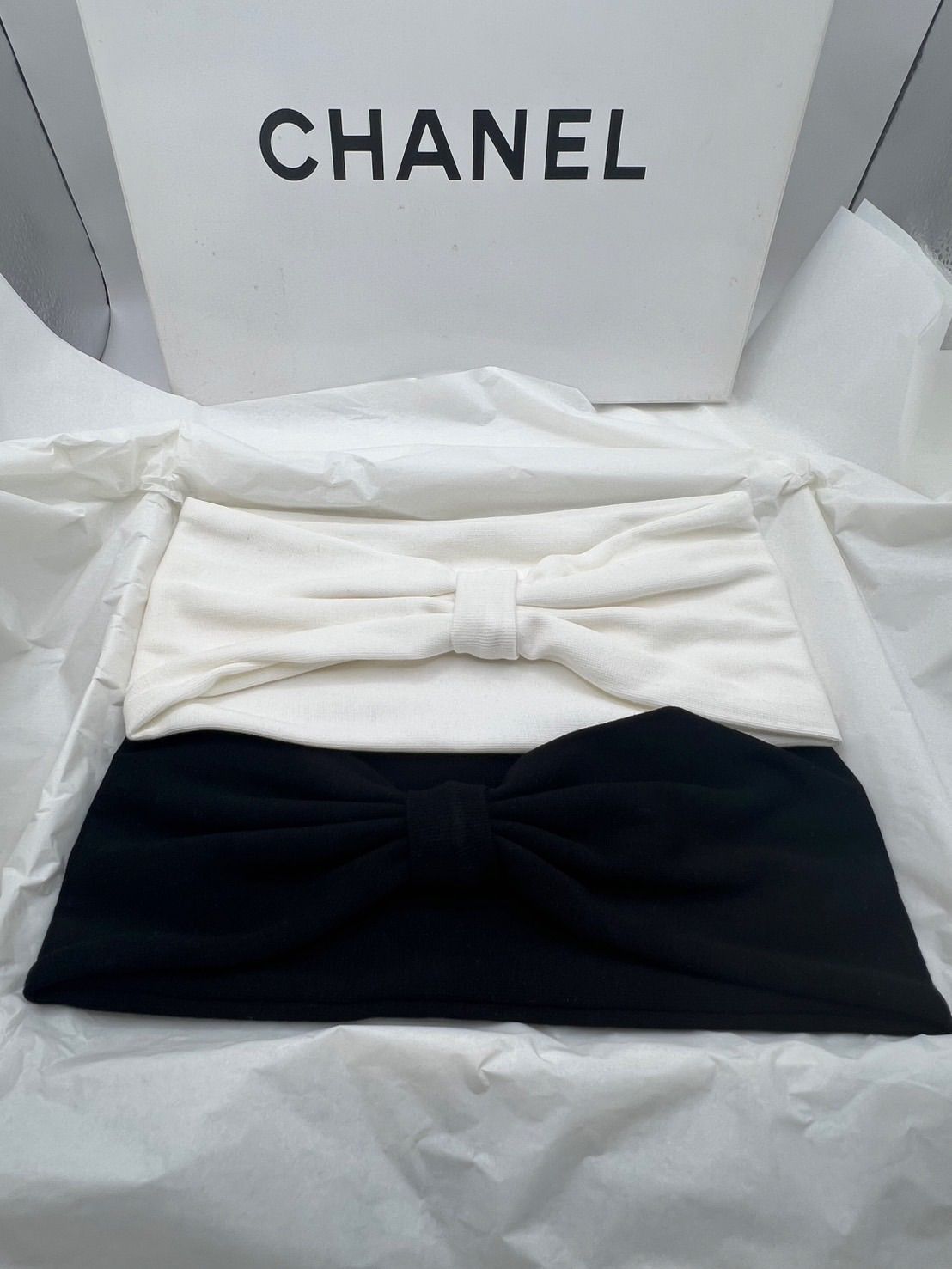 新品未使用 CHANELシャネル20K 白 牛革 ヘアゴム 入手困難 新品未使用 CHANELシャネル20K 白 牛革 ヘアゴム 入手困難