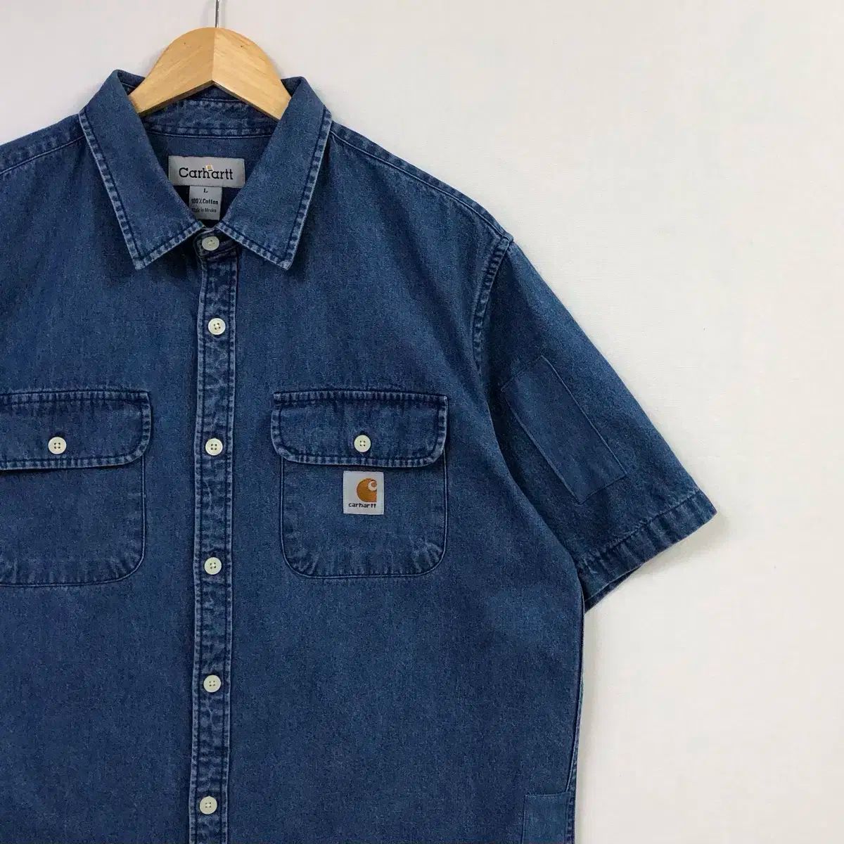 L Carhartt(カーハート) デニム パッチ シャツ - メルカリ
