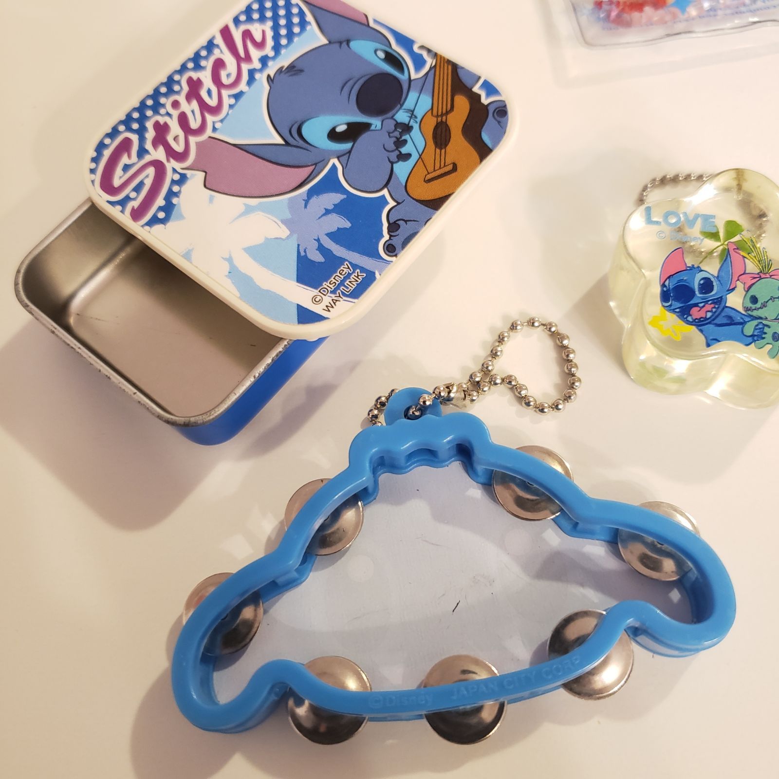 ディズニー スティッチ スクランプ 物入れ キーホルダー ディズニー スクランプ キーホルダー スティッチ - メルカリ