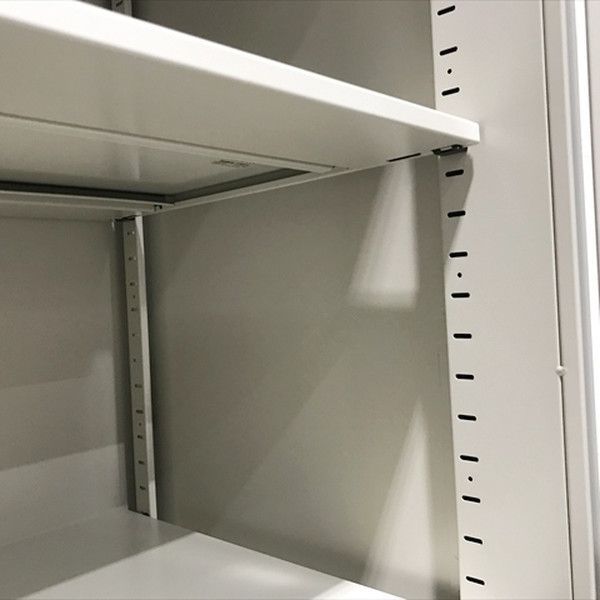 スチールキャビネット