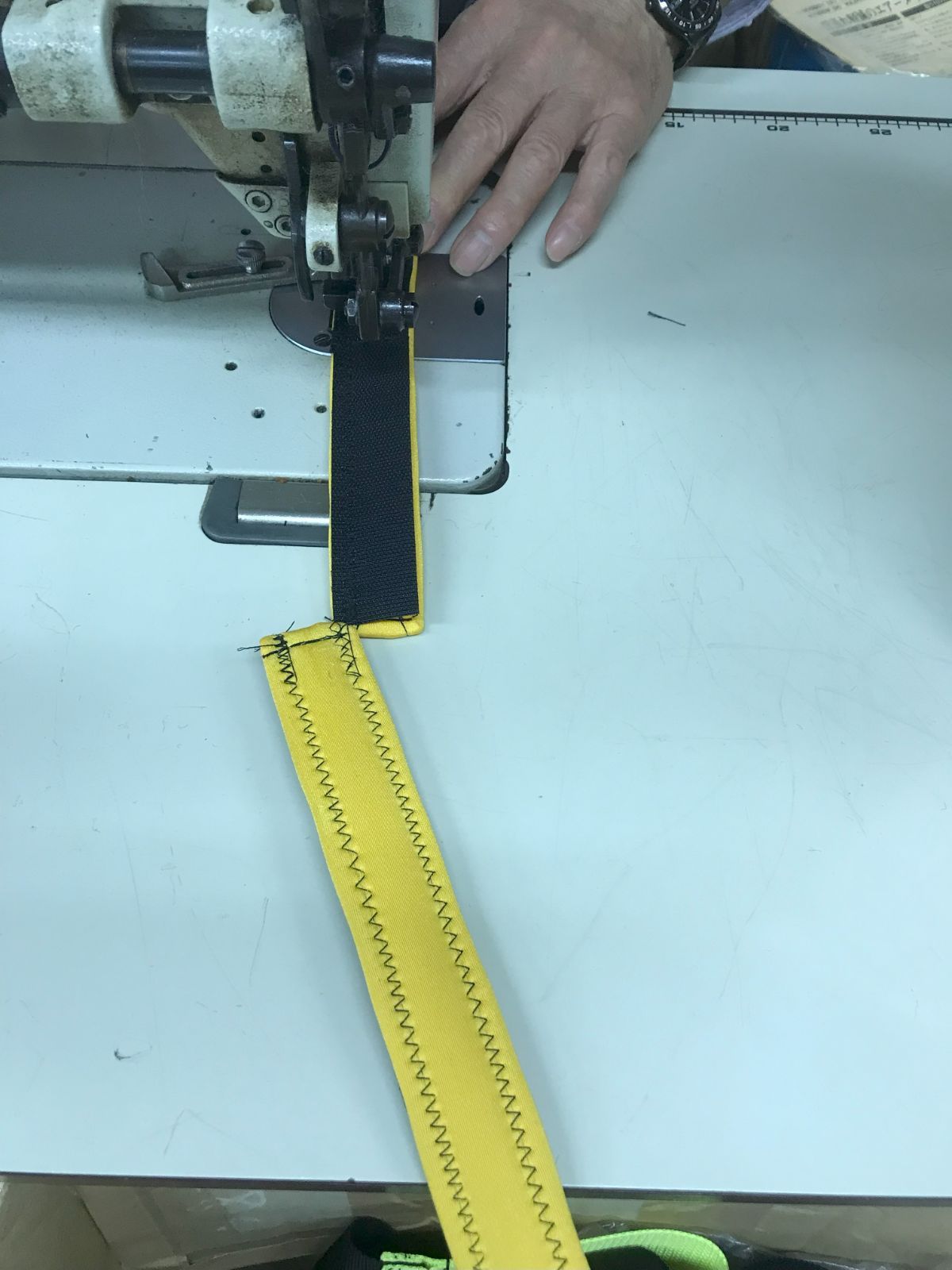 【激安大特価！】 加圧ベルト EXオリジナルモデル Mサイズ ４本フルセット ブラック イエロー ピンク シンプルな生活