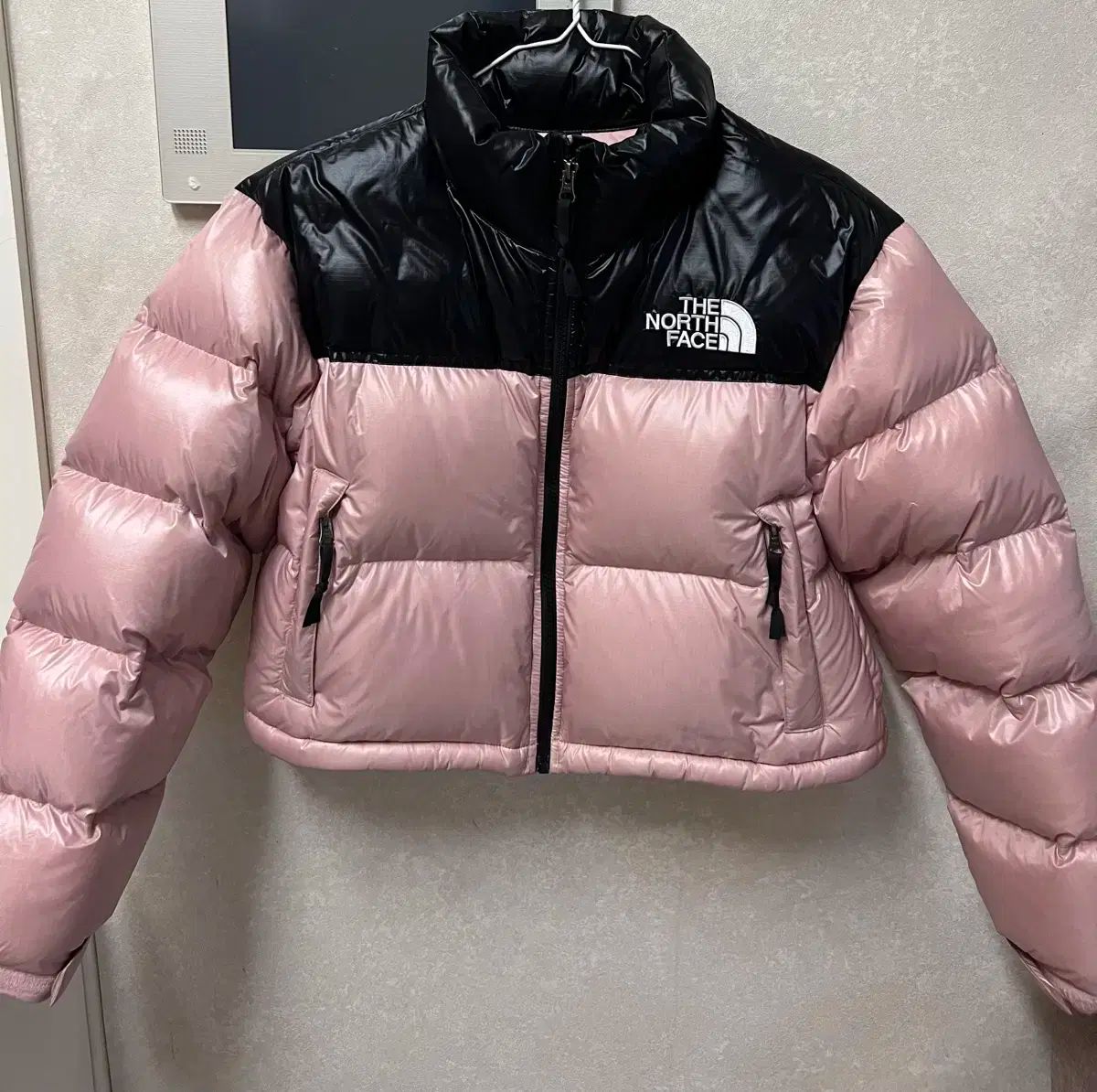 THE NORTH FACE ヌプシ 韓国 限定 ピンク 韓国限定レーベル THE NORTH FACE ヌプシ 韓国 限定 ピンク 韓国限定レーベル