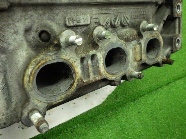 シリンダーヘッドASSY スタッドボルト切断アリ