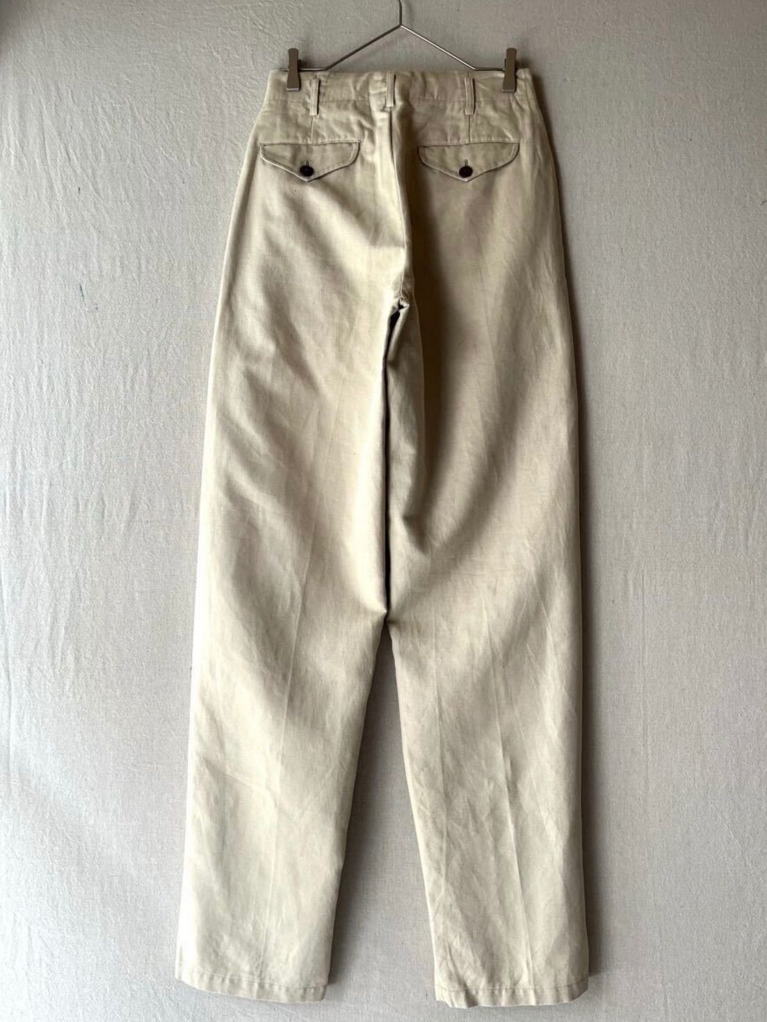 ベージュ ツータック