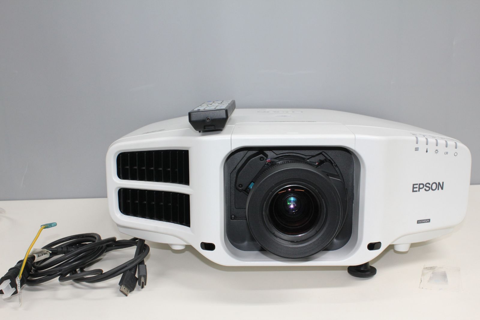 EPSON|EB-G7000W|ビジネスプロジェクター ④