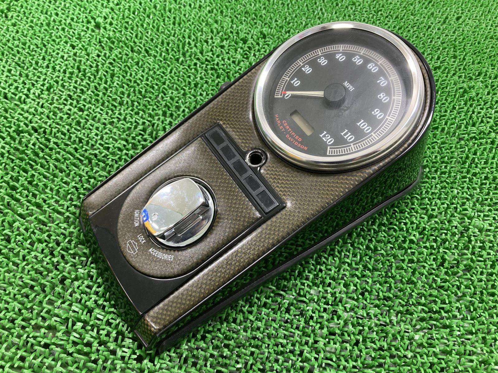 FXSTB1340 メーター 16241654 ハーレー 純正 バイク 部品 ナイトトレイン ソフテイル マイル表記 メーターカバー 【中古】 79 FXSTB1340 メーター 16241654 ハーレー 純正 中古 バイク 部品 ナイト
