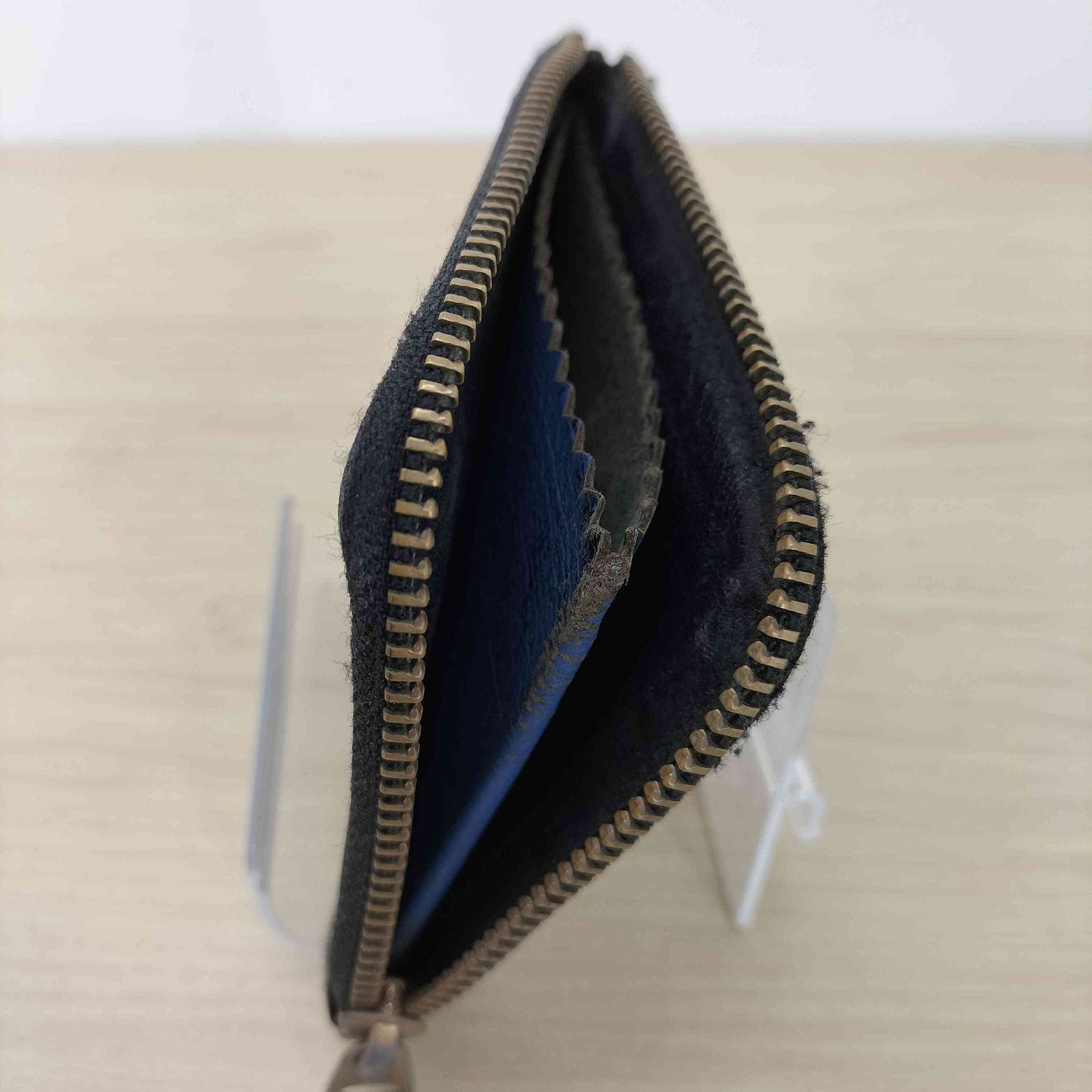 コムデギャルソン COMME des GARCONS ラウンドジップ レザーコンパクト