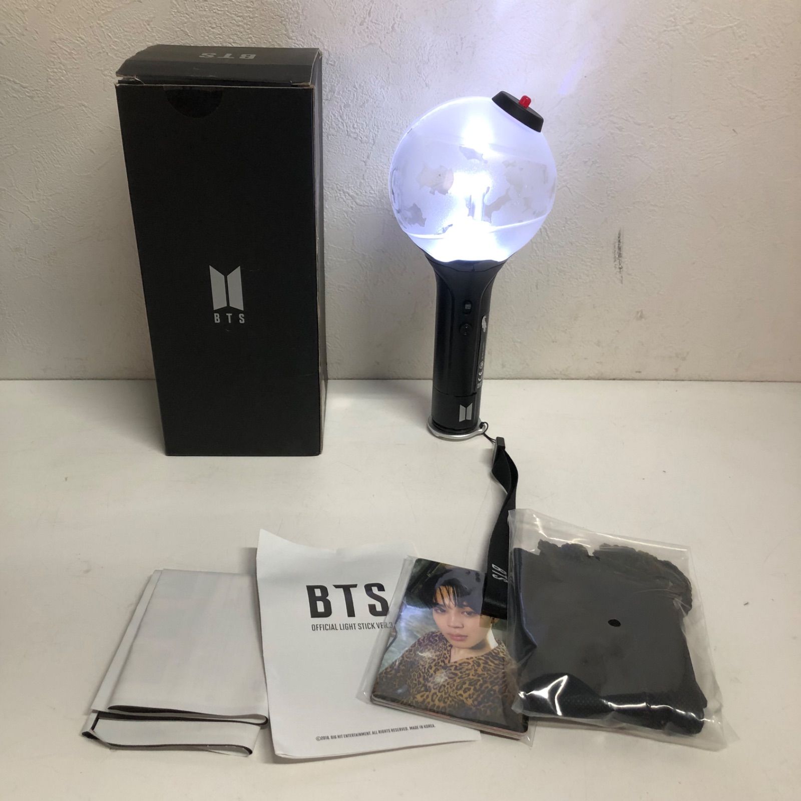 BTS アルバム DVD セット + 公式ペンライト BTS アルバム DVD セット + 公式ペンライト 91Z4U08p91L.jpg
