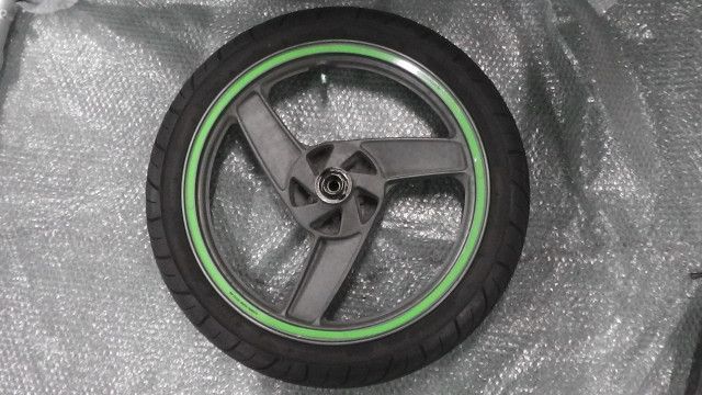 ZZR250　EX250H-063xxx　の　フロントホイール タイヤ付:#1691457775