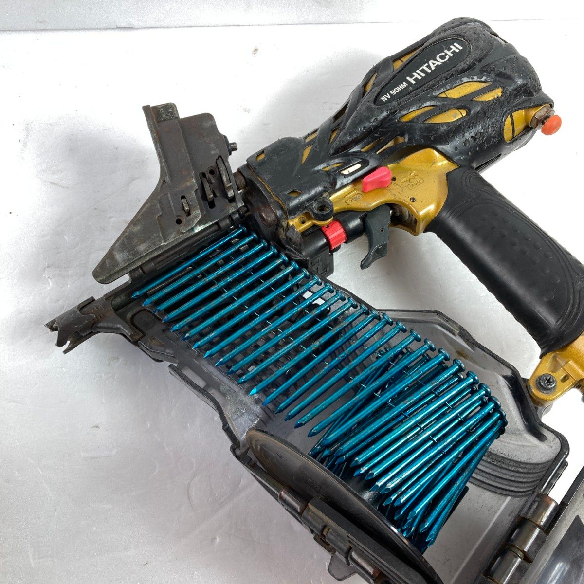 HITACHI 日立 90mm 高圧ロール釘打ち機 ケース付 NV90HM