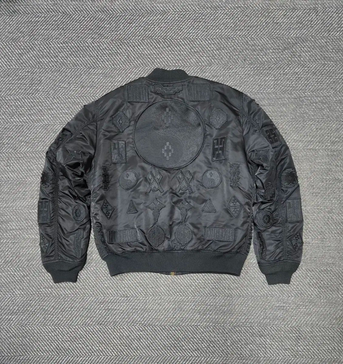 Marcelo Burlon(マルセロバーロン) 即発送/Roldan Alpha MA1