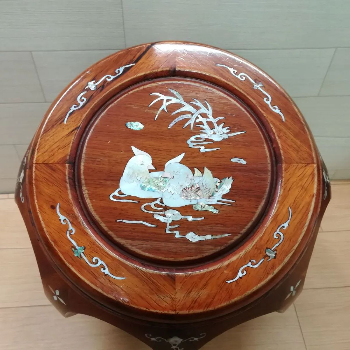 螺鈿細工 丸椅子 スツール 太鼓型 椅子 1170 - メルカリ 螺鈿細工 丸椅子 スツール 太鼓型 椅子 1170 - メルカリ