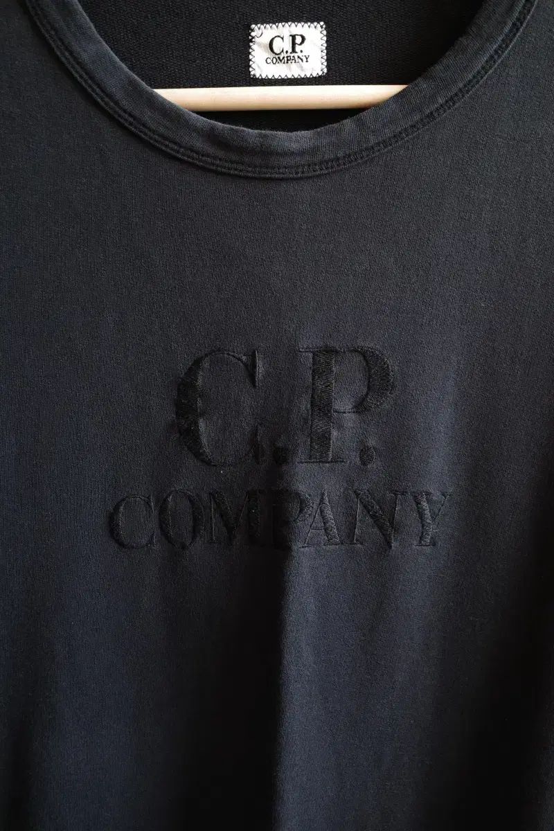 C.P. Company ロゴアップリケ フードディスウェットシャツ CP Company（シー・ピー・カンパニー）メンズ トレーナー
