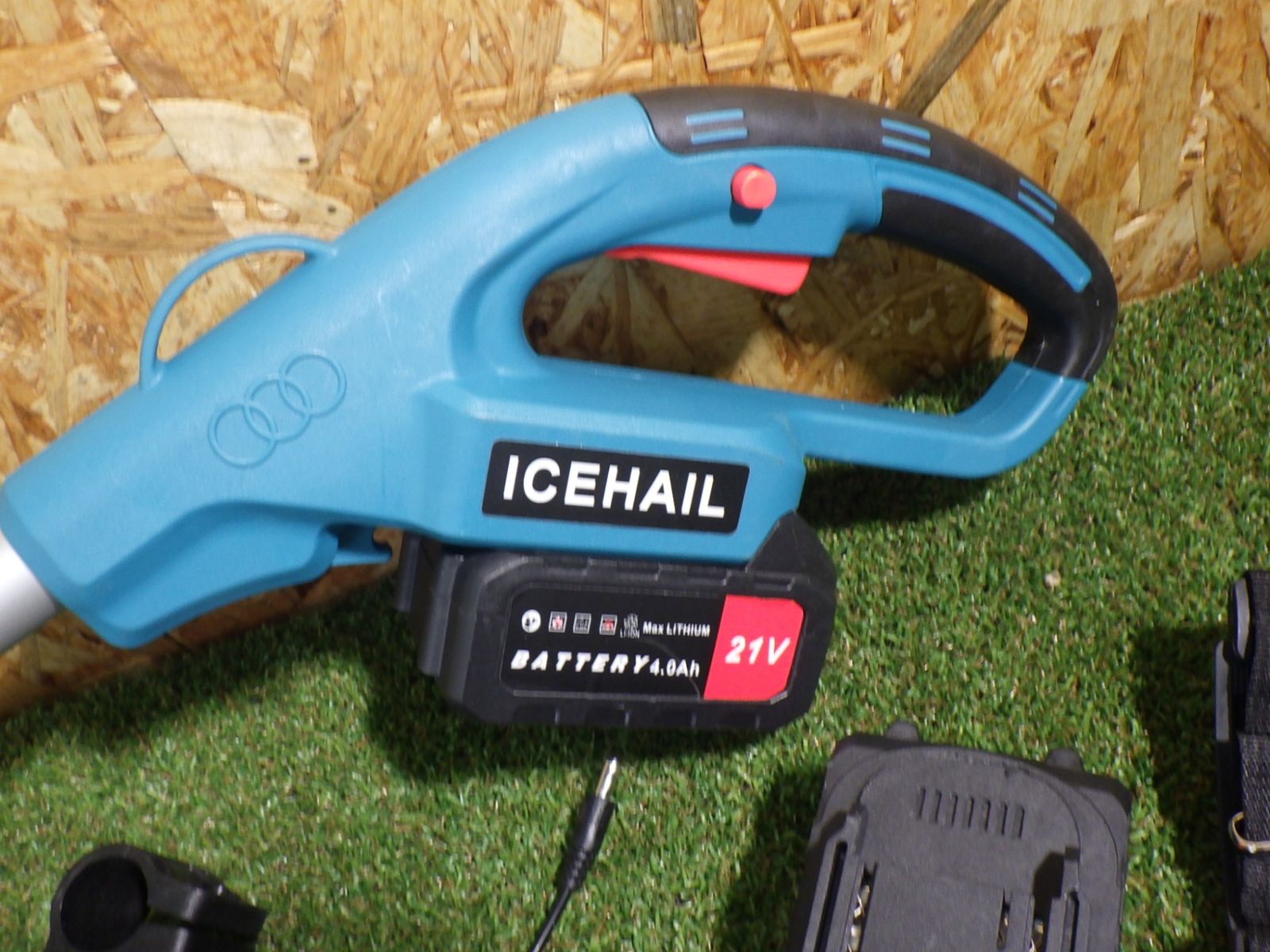 充電式のコードレスタイプ 21V充電草刈機 ICEHAIL 充電草刈り機 充電工具 9インチ 品扱い