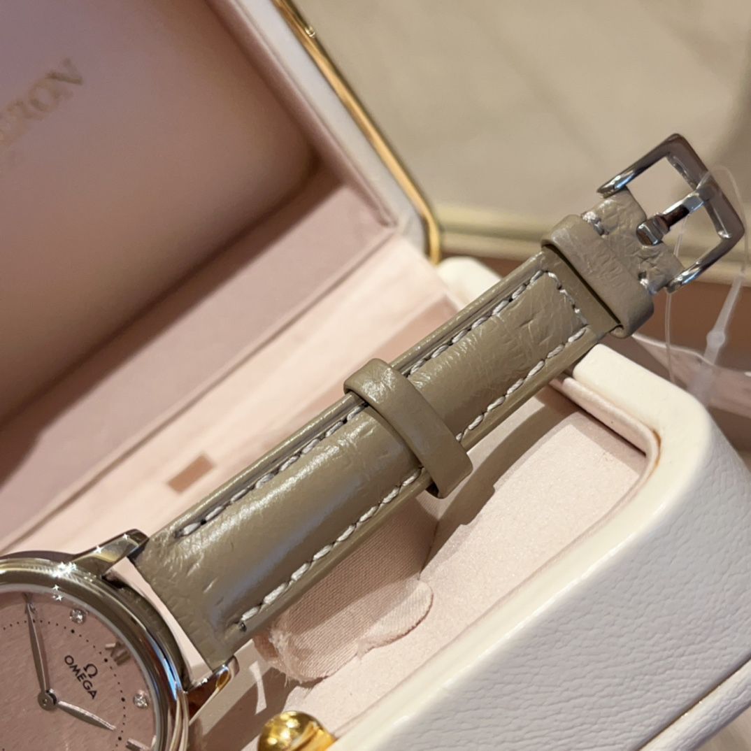 OMEGA 自動巻き時計 レディース ご購入大歓迎です 未使用ですOMEGA エレガントな女性用腕時計