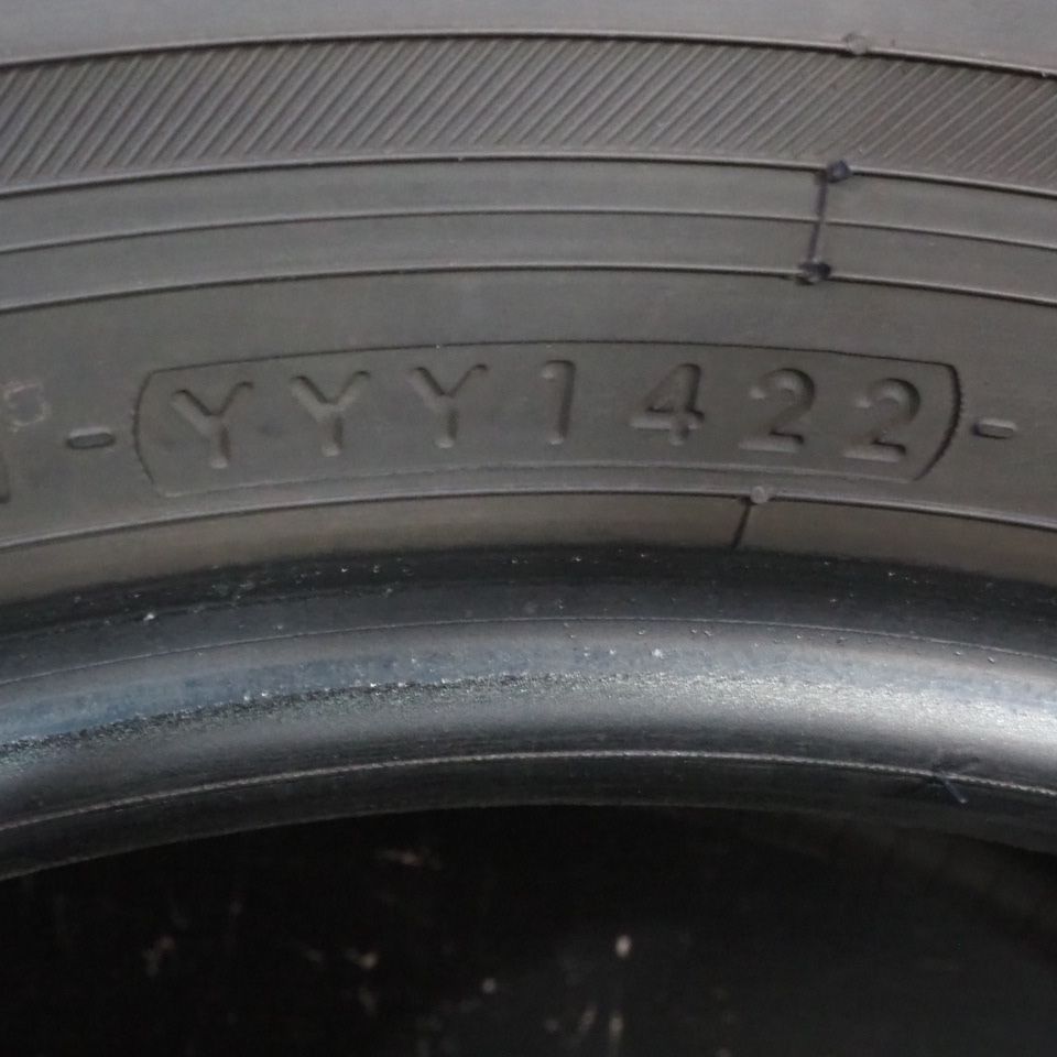 22年製 バリ山 ヨコハマ BluEarth-AE01F 215/60R16 2本 クラウン マークＸ エスティマ オデッセイ ヴェゼル等