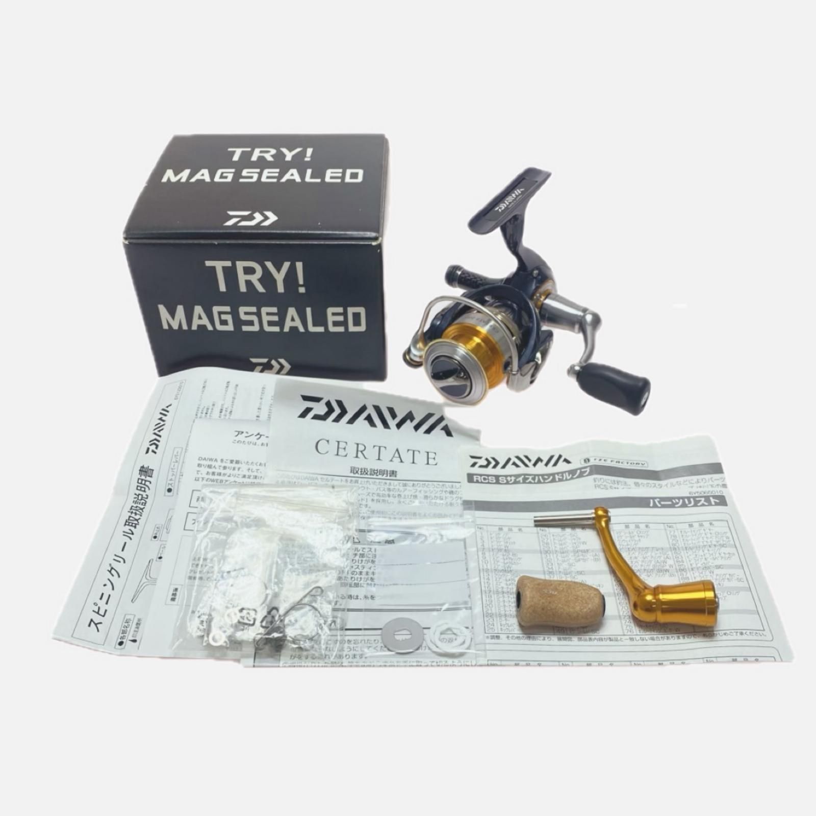 §§DAIWA ダイワ スピニングリール 10セルテート2000 ゴリ感有 程度B 替ハンドル リールスタンド 00056403