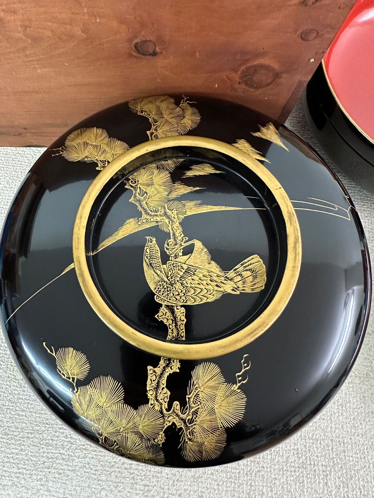 黒漆塗り