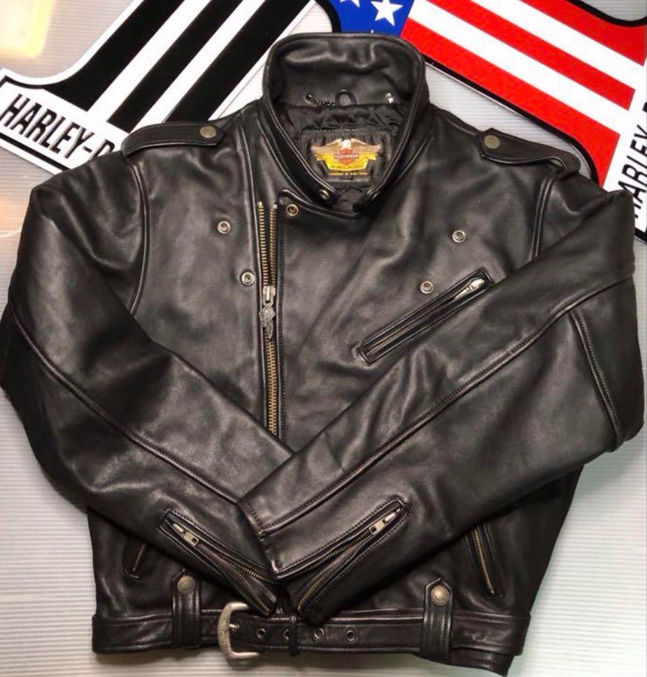 HARLEY DAVIDSON ハーレーダビッドソン 【極美品！エンボスロゴ】ハーレーダビッドソン極厚W羊革製 ライダースジャケット※カウ・ハイド・スキン(牛革)とはまた質感の違う非常に柔らかく厚みのあるレアモデルのゴートスキンを使用した一生物の逸品です  - メルカリ