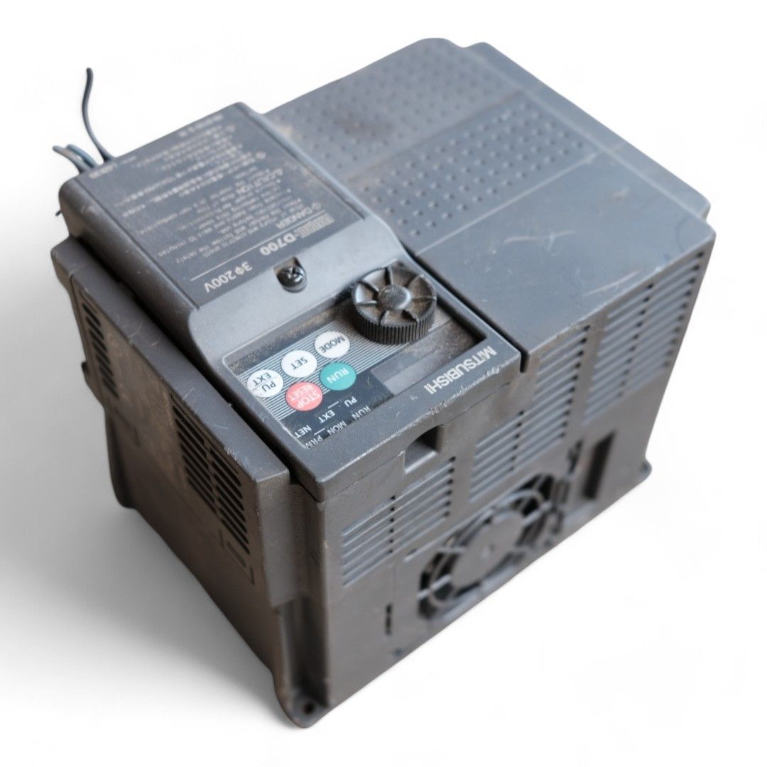 アウトレット 三菱電機 MITSUBISHI インバーター FR-D720-3.7K