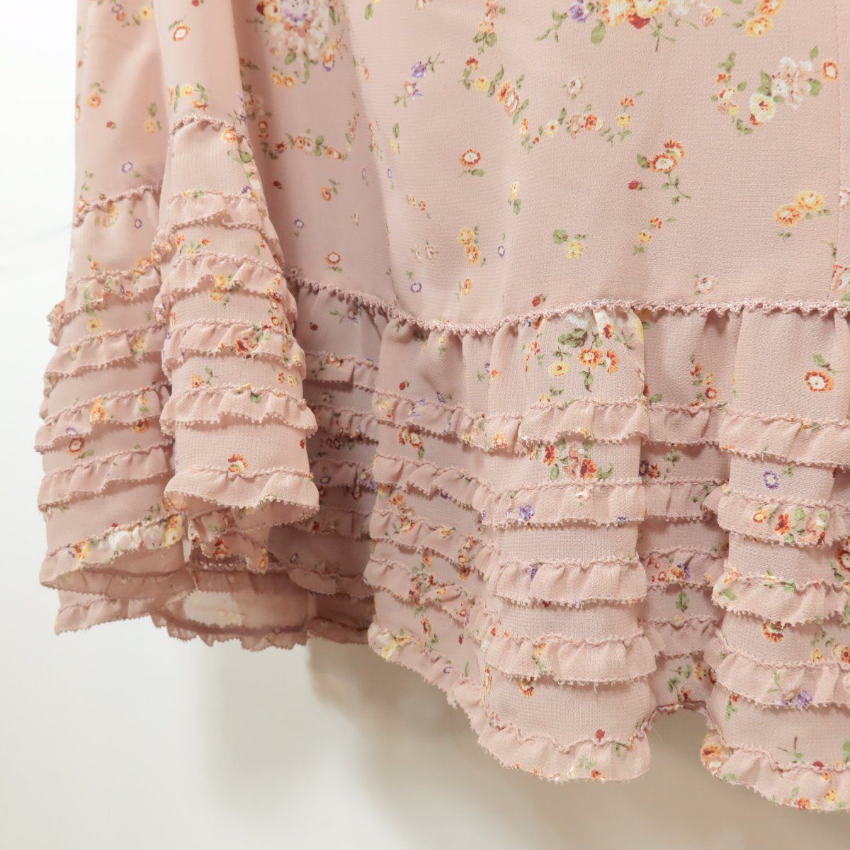 カネコイサオ　ケープ ワンダフルワールド ピンクハウス カネコイサオ ケープ - メルカリ