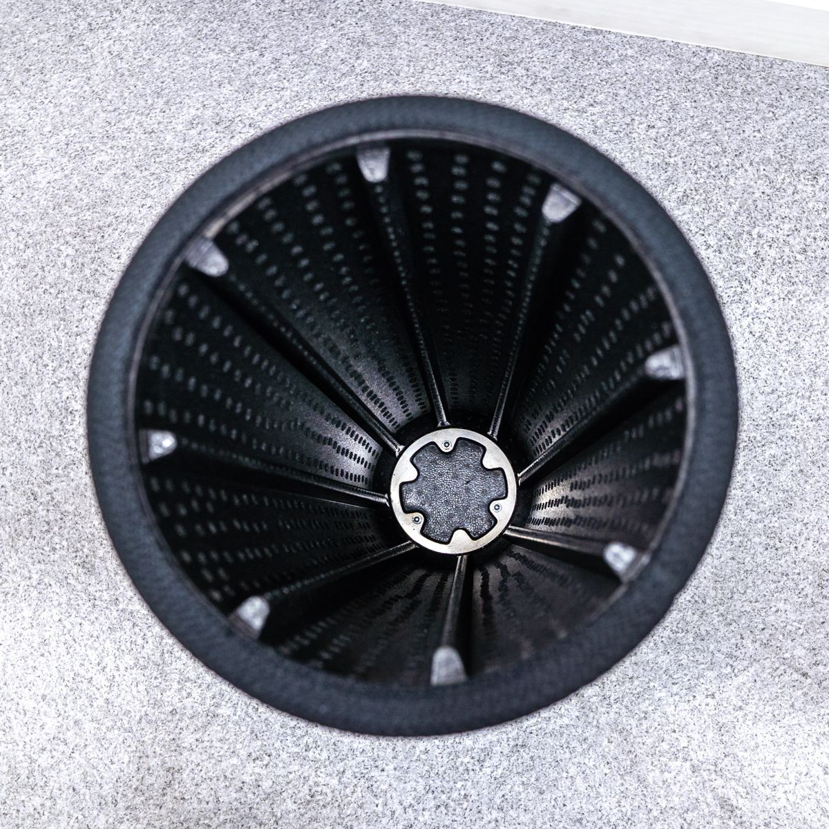 ブラック トルステン