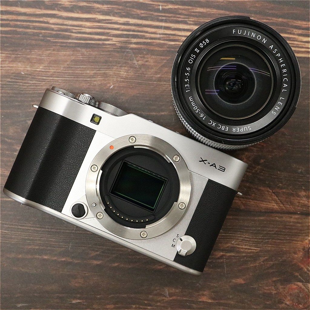 上品 Fujifilm X-A3 シルバー 15-45mm レンズキット 6338